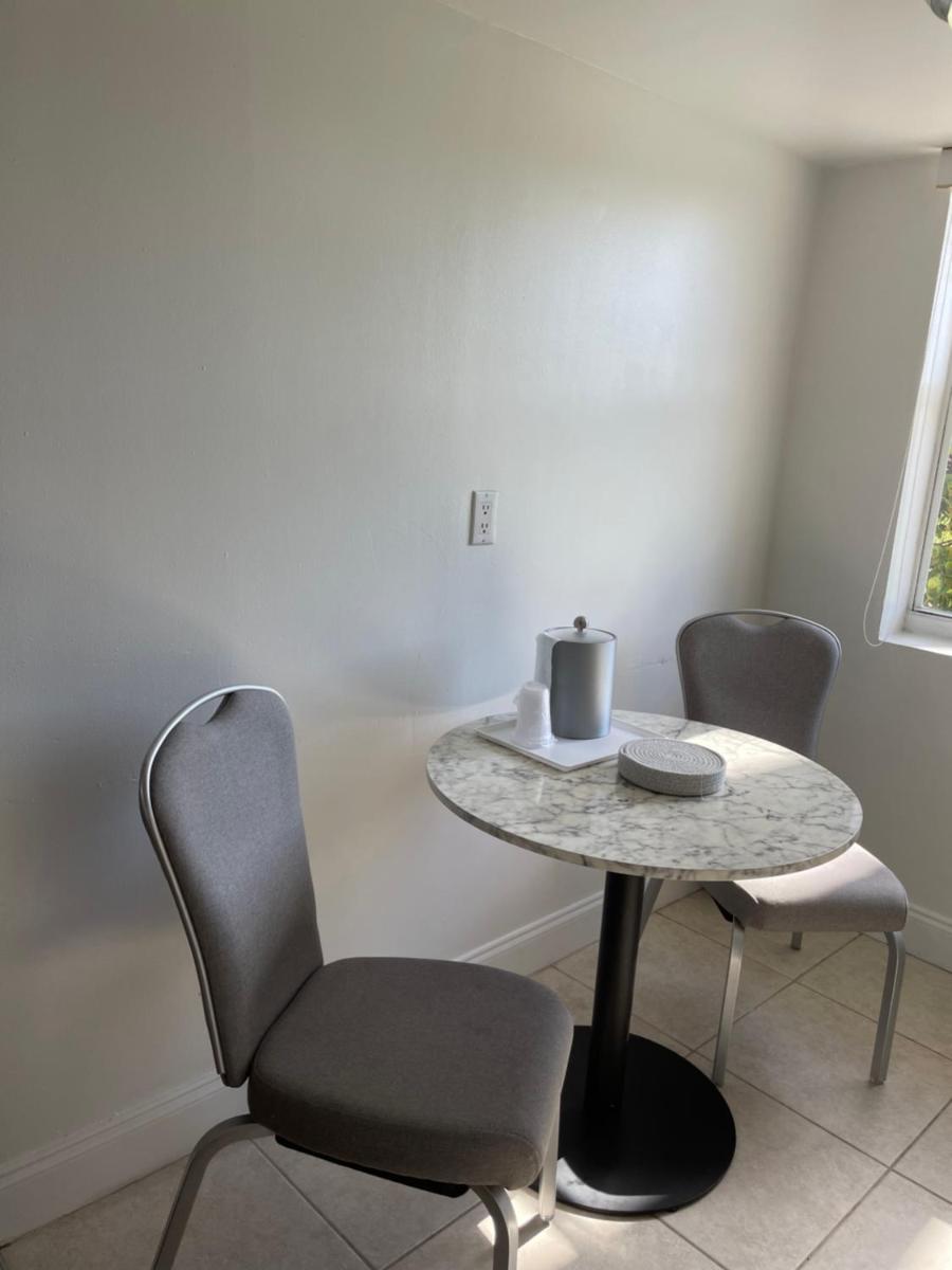 Beach Place Hotel - image 3