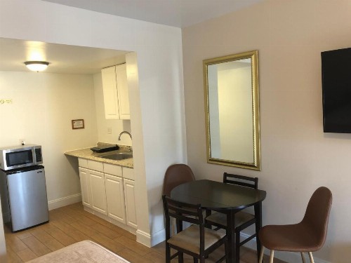 Beach Place Hotel - image 30
