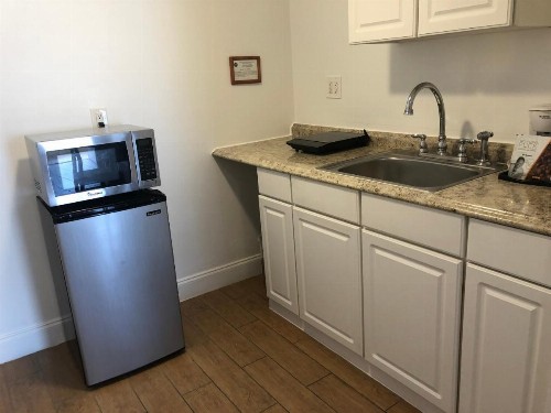 Beach Place Hotel - image 37