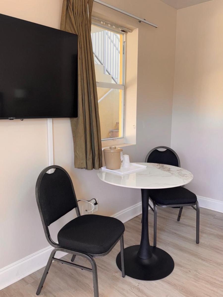 Beach Place Hotel - image 4