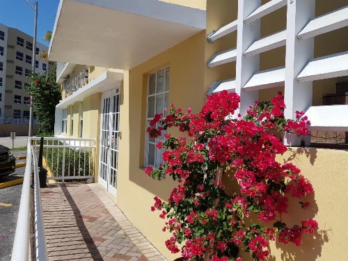 Beach Place Hotel - image 43