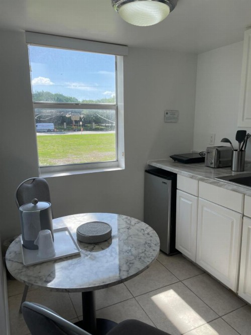 Beach Place Hotel - image 5