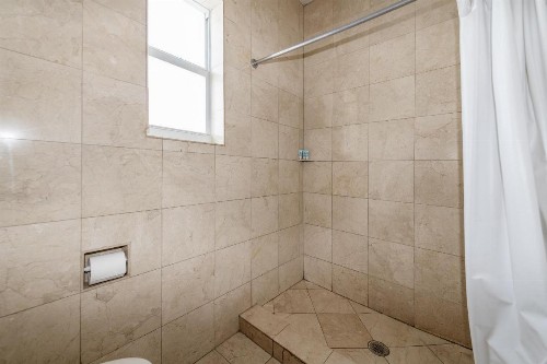Parisian Hotel - image 23