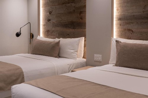 Nassau Suite Hotel - image 16