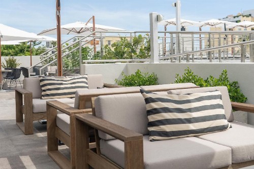 Nassau Suite Hotel - image 28