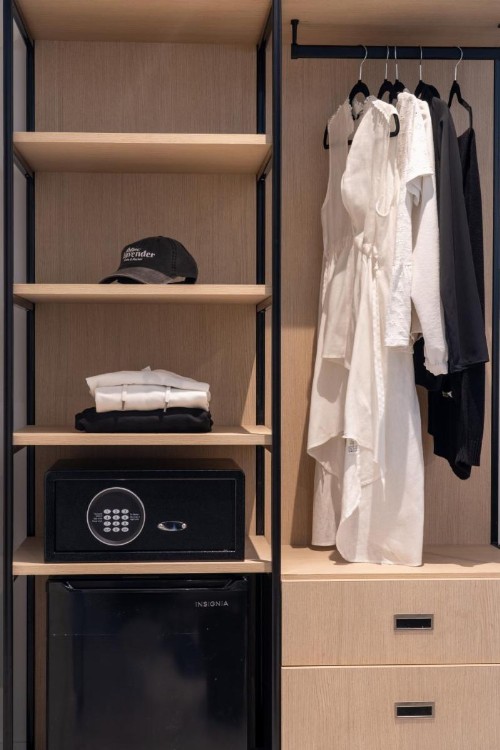 Nassau Suite Hotel - image 32