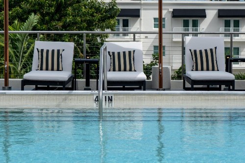 Nassau Suite Hotel - image 41