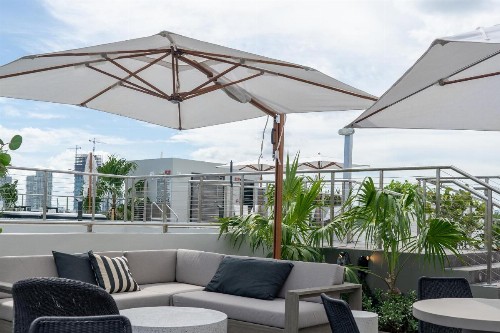 Nassau Suite Hotel - image 49
