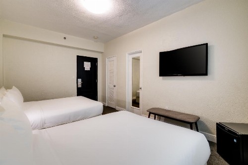 Crest Hotel Suites - image 11