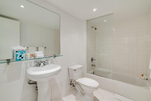 Crest Hotel Suites - image 18