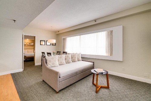 Crest Hotel Suites - image 38