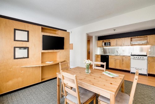 Crest Hotel Suites - image 42