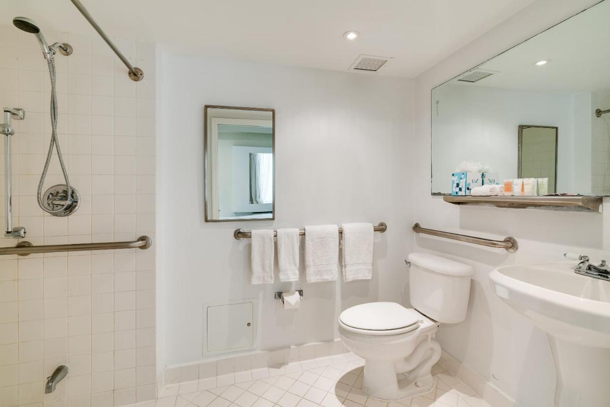 Crest Hotel Suites - image 7