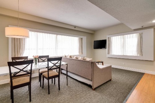 Crest Hotel Suites - image 9