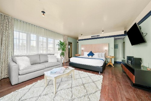 Riviera Suites - image 15