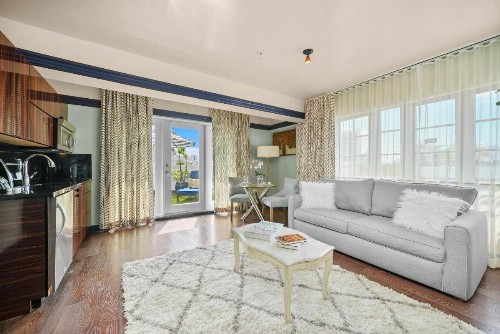 Riviera Suites - image 4