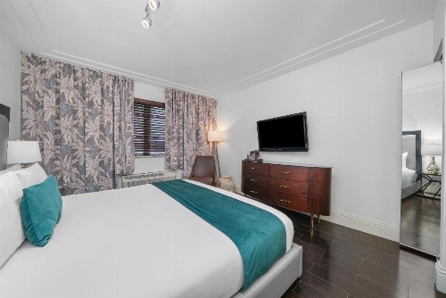 Riviera Suites - image 40