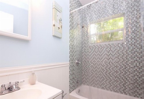 Bikini Lodge - image 11