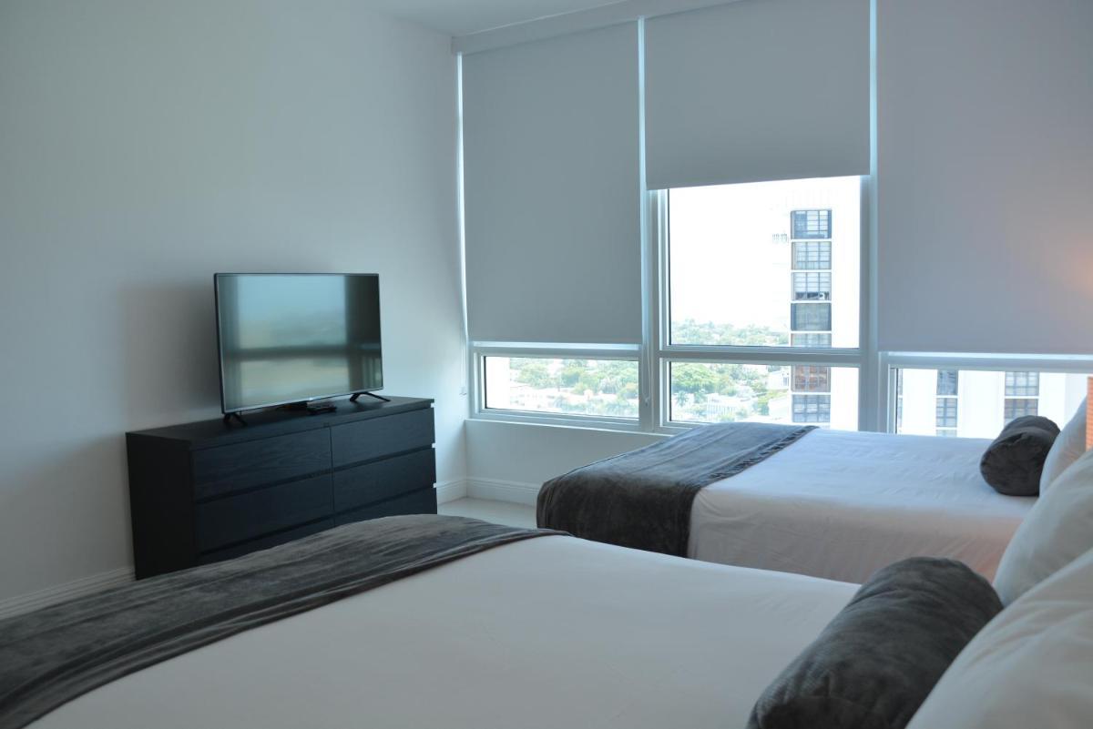 New Point Miami Beach Apartments - image 5