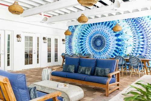 Blue Moon Hotel - image 1
