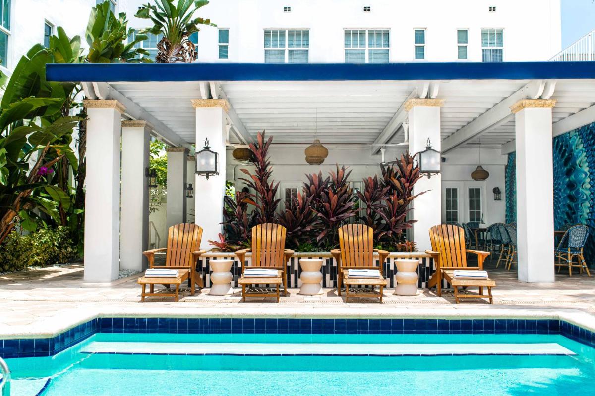 Blue Moon Hotel - image 7