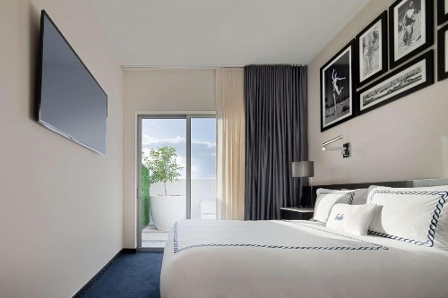 Gale South Beach Curio Collection By Hilton - image 23