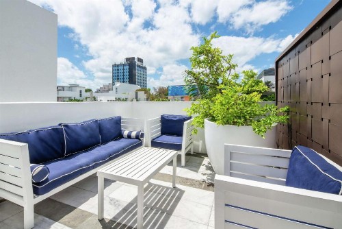 Gale South Beach Curio Collection By Hilton - image 27