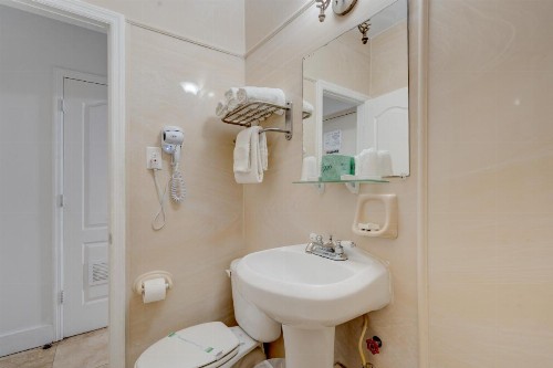 James Hotel - image 16