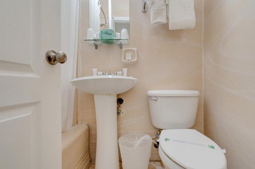 James Hotel - image 3