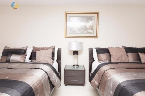 Deluxe Beach Resort - HORA RENTALS - image 2