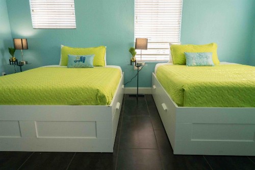 Beds n' Drinks - image 44
