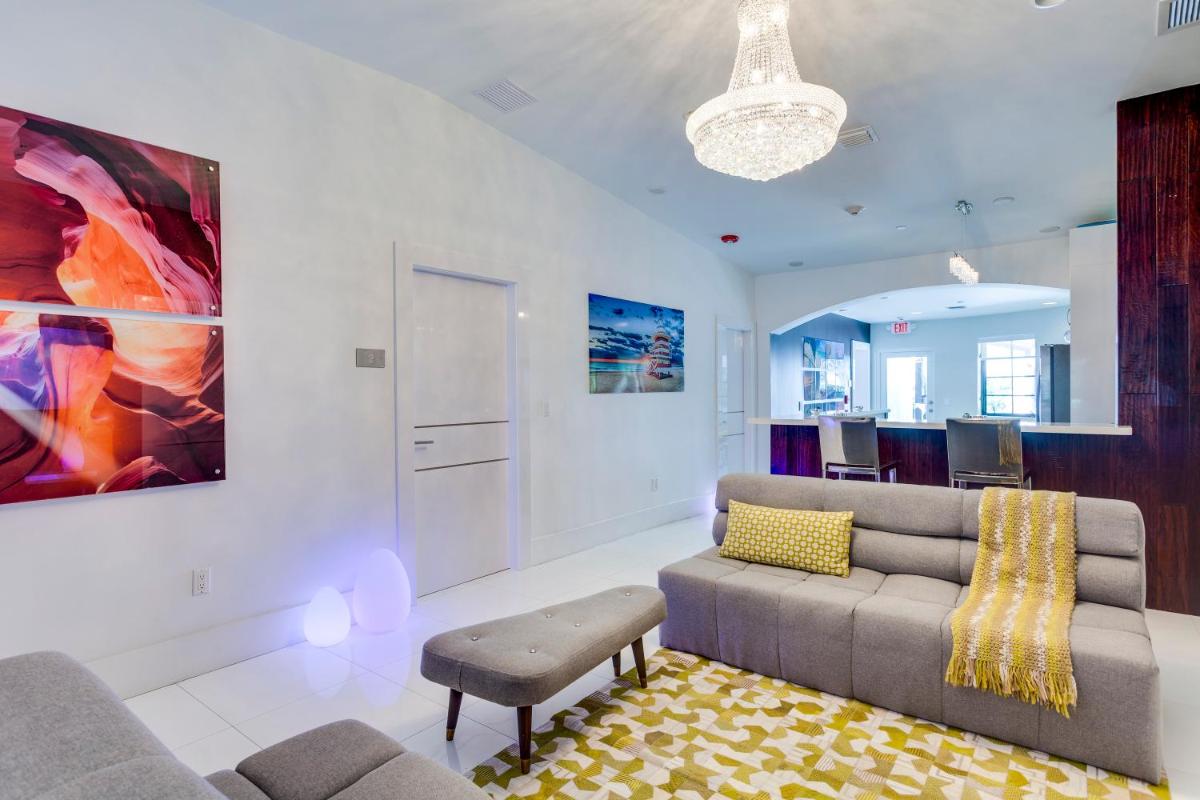 Bars B&B South Beach Hotel - image 2