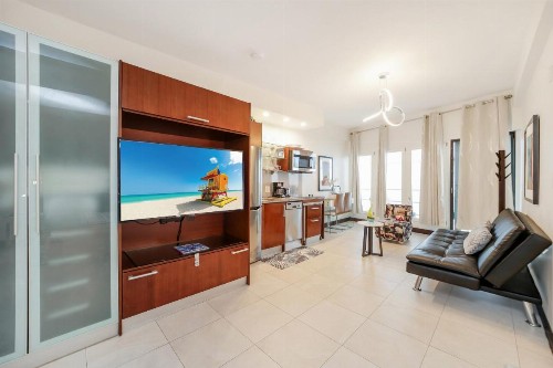 Strand Ocean Drive Suites - image 13