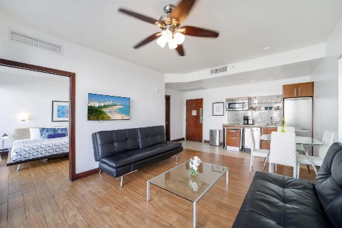 Strand Ocean Drive Suites - image 14