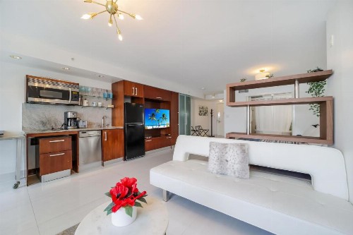 Strand Ocean Drive Suites - image 17