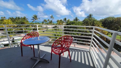 Strand Ocean Drive Suites - image 2