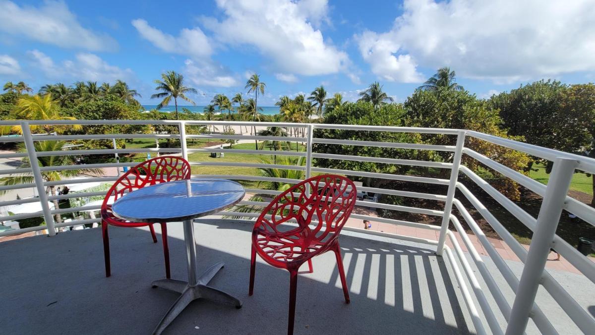 Strand Ocean Drive Suites - image 2