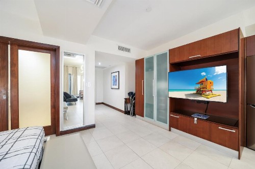 Strand Ocean Drive Suites - image 29