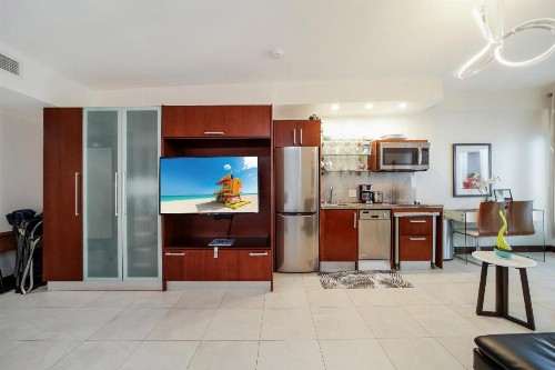 Strand Ocean Drive Suites - image 32