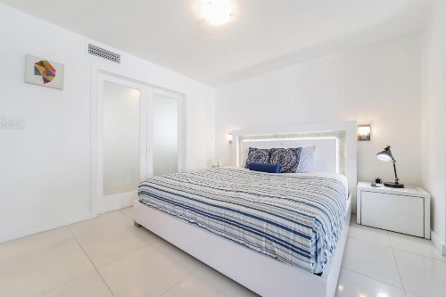 Strand Ocean Drive Suites - image 34