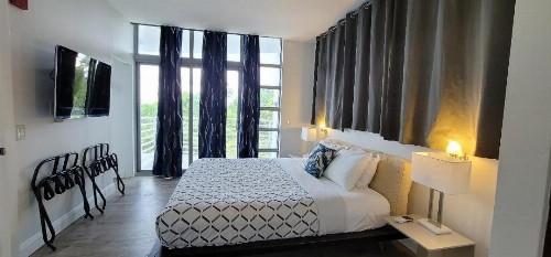 Strand Ocean Drive Suites - image 36
