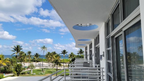 Strand Ocean Drive Suites - image 7