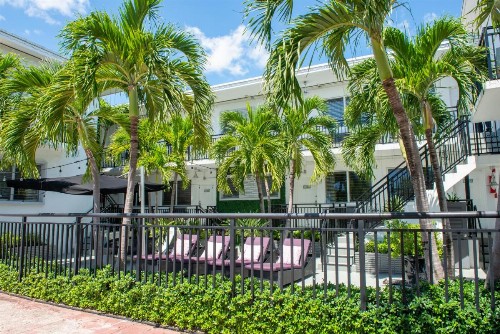 Beachside All Suites Hotel - image 15