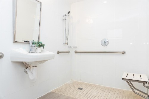 Beachside All Suites Hotel - image 16