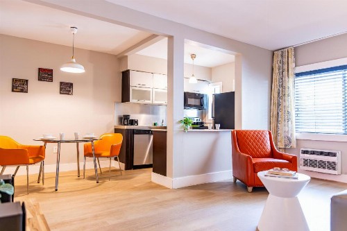 Beachside All Suites Hotel - image 24