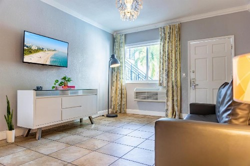Beachside All Suites Hotel - image 38