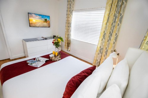 Beachside All Suites Hotel - image 4