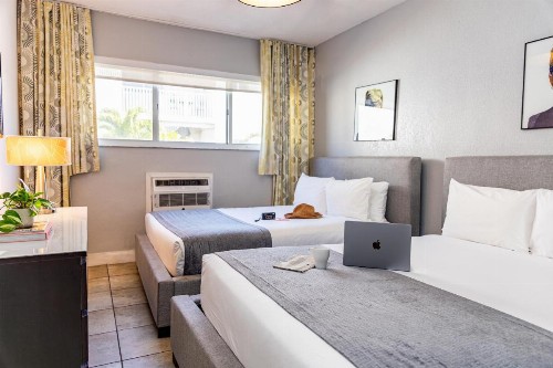 Beachside All Suites Hotel - image 42