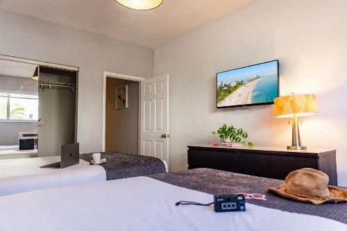 Beachside All Suites Hotel - image 43