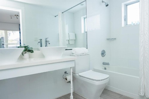Beachside All Suites Hotel - image 44